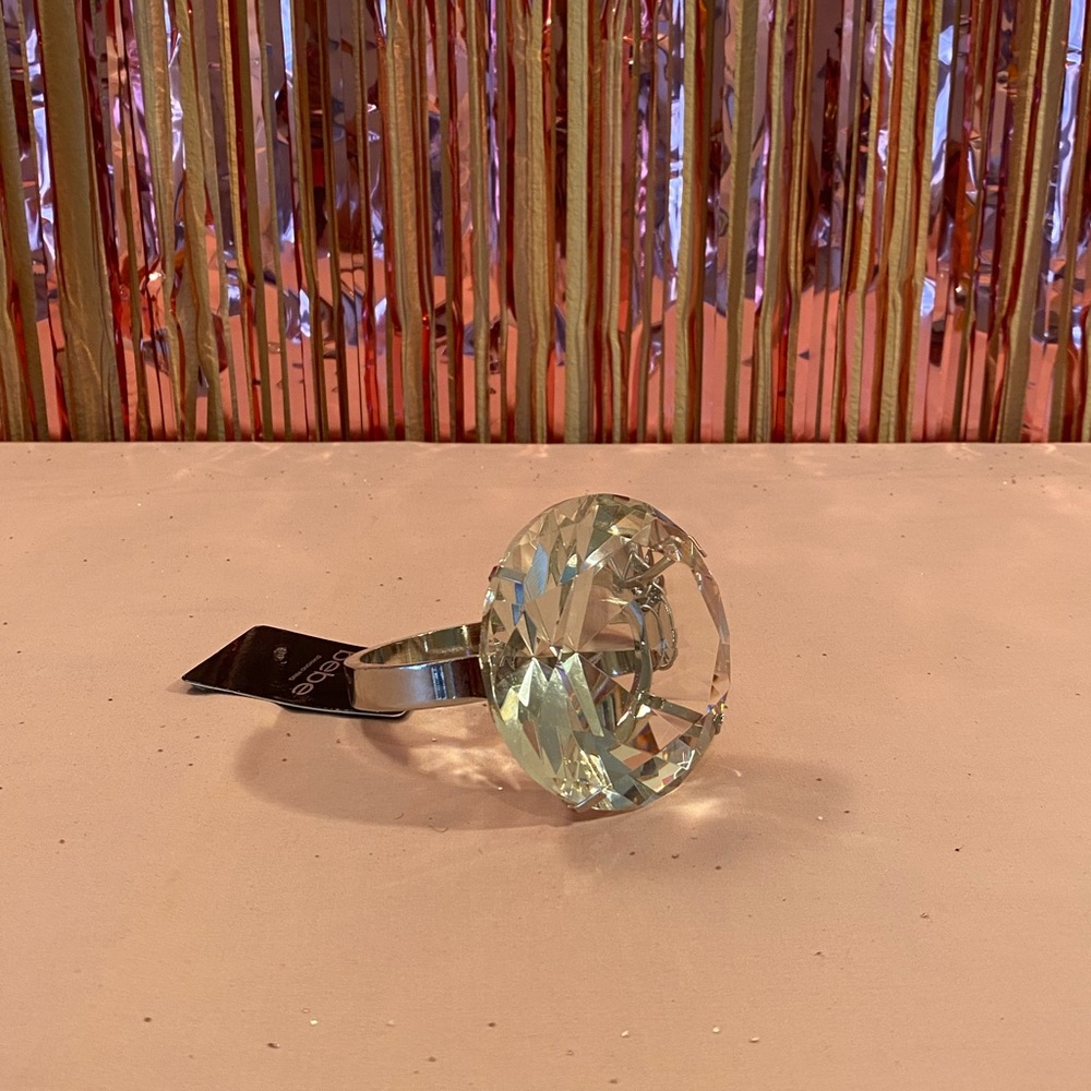Bebe Diamond Ring Decor